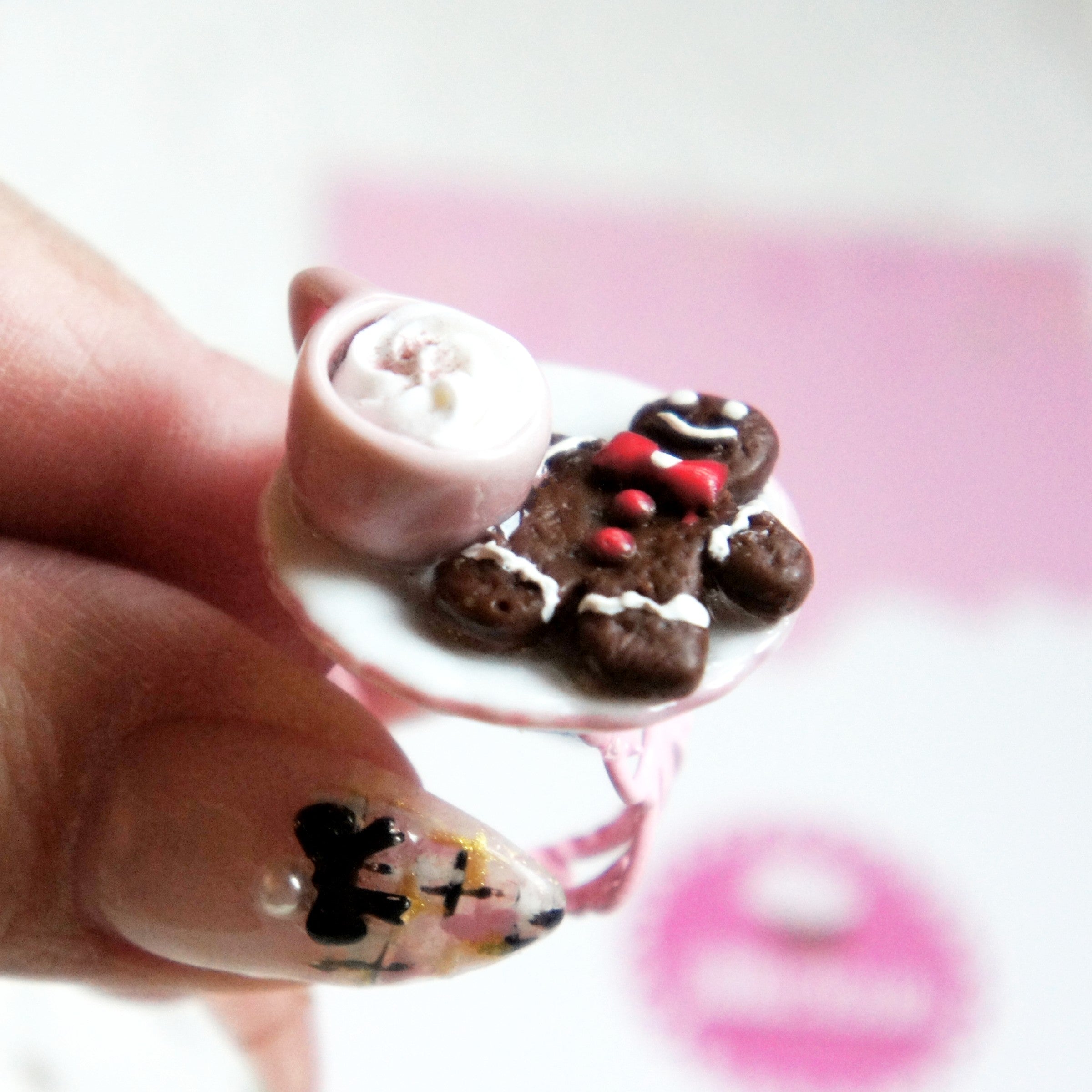Gingerbread Cookie and Cocoa Ring