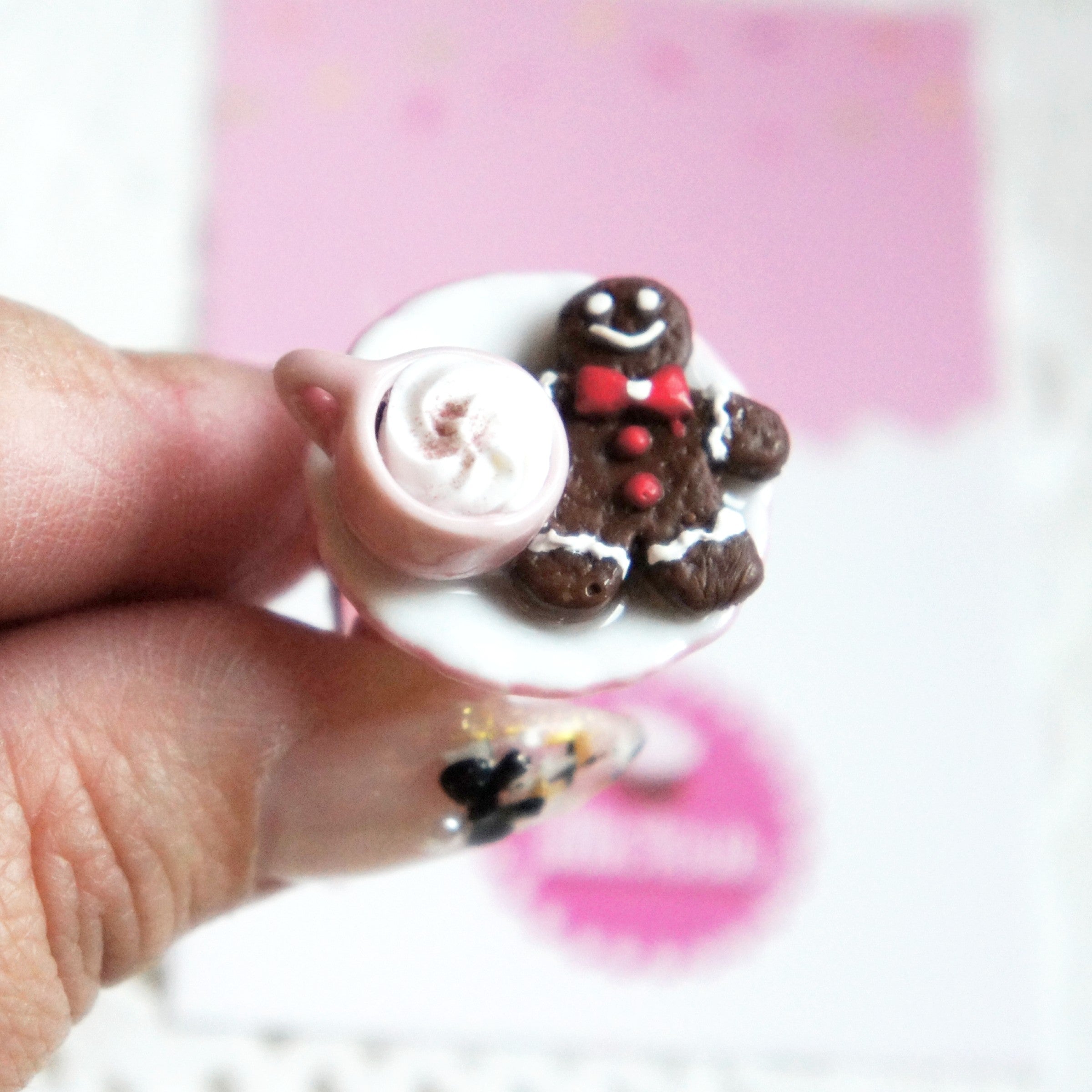 Gingerbread Cookie and Cocoa Ring