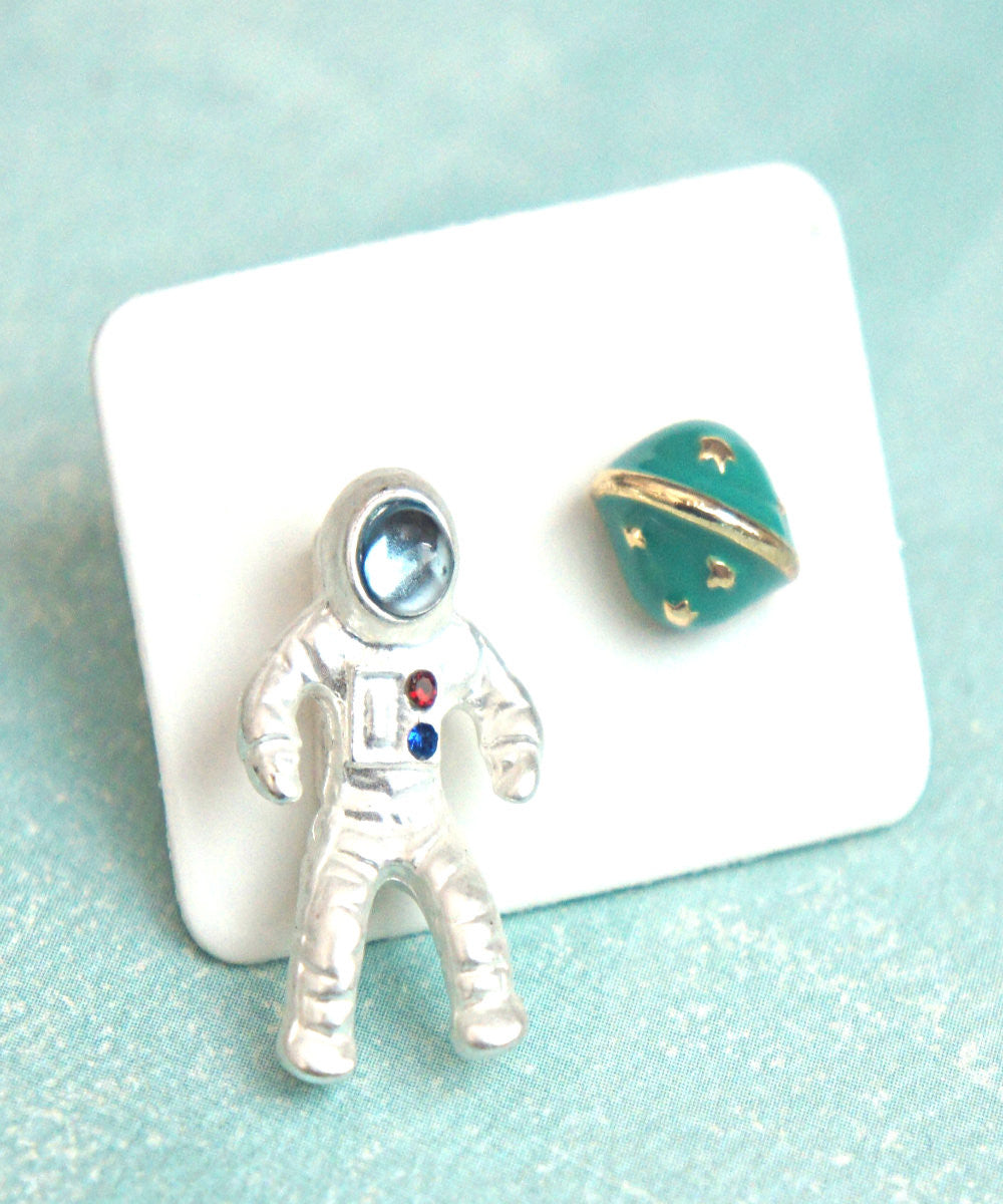 Astronaut Stud Earrings - Jillicious charms and accessories